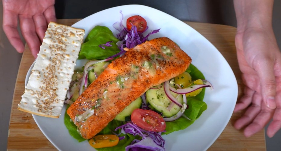 grilled salmon, snap peas, and mix salad recipe